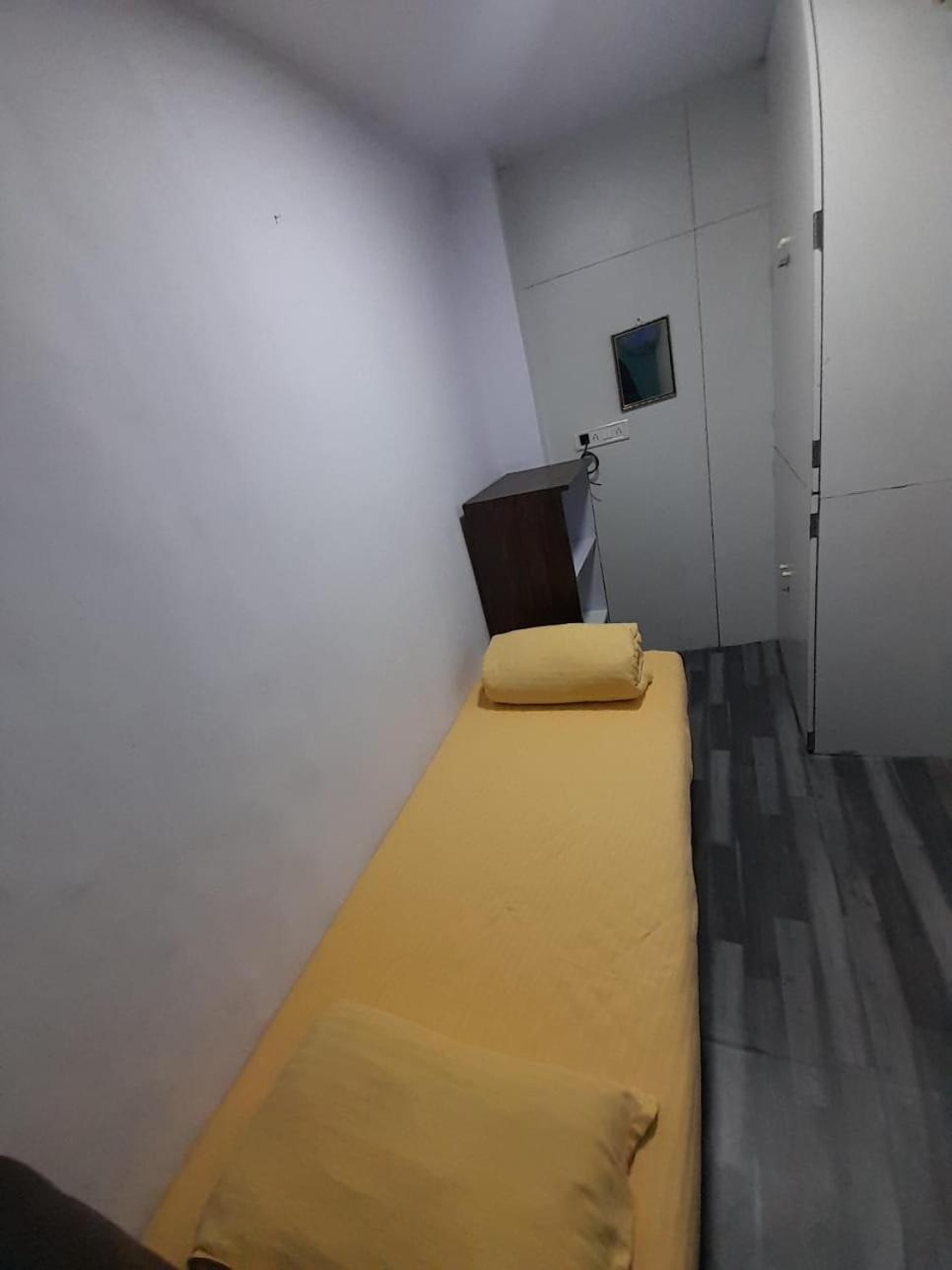 Sinhassan Dormitory Hostel Juhu Mumbai Exteriör bild